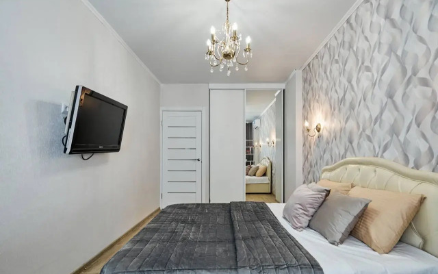 Prostornaya Odnokomnatnaya v Tsentre Goroda Flat