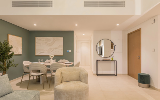 Welcome Home in Downtown Views Apartments