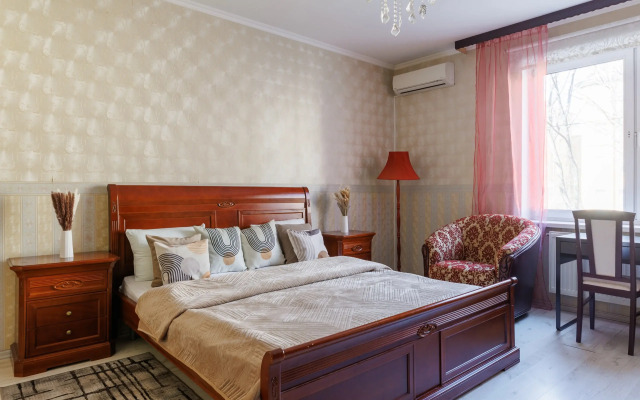 S 3 Spalnyami Na Moiseenko 5 - 8 Chelovek Apartments