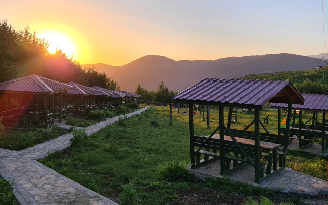Flora Handüzü Resort & Wellness Bungalow Hotel
