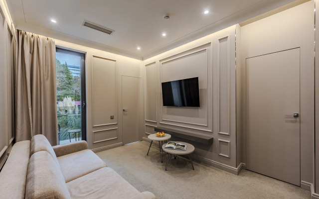 Апартаменты Полулюкс в АК Мане с бассейном УК Вознесенский