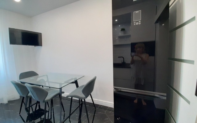 Apartamenty na Ulitse Tihaya v Tsentre