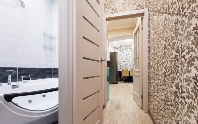 Апартаменты трехкомнатные Apartico на Марата