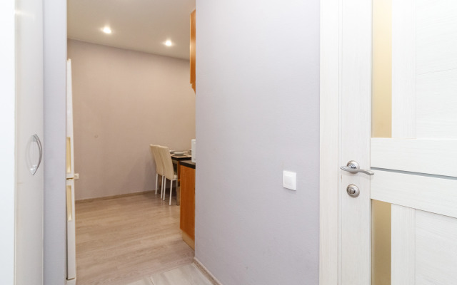 Квартира уютная у озера в тени соснового парка