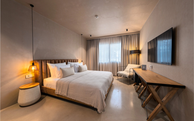 Roome Boutique Hotel
