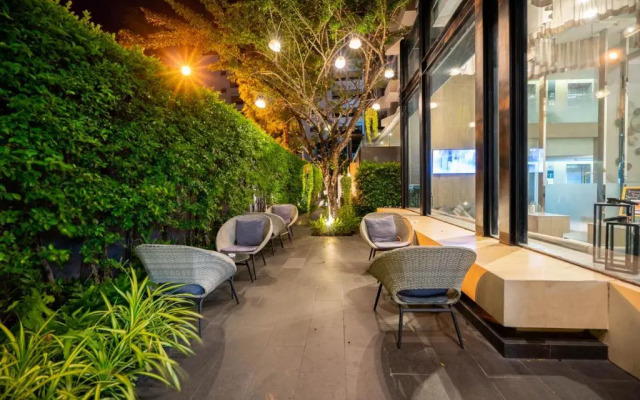 Отель Aster Hotel and Residence