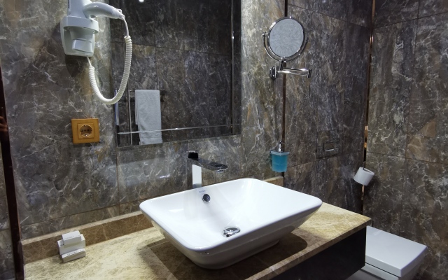 Perapolis Hotel
