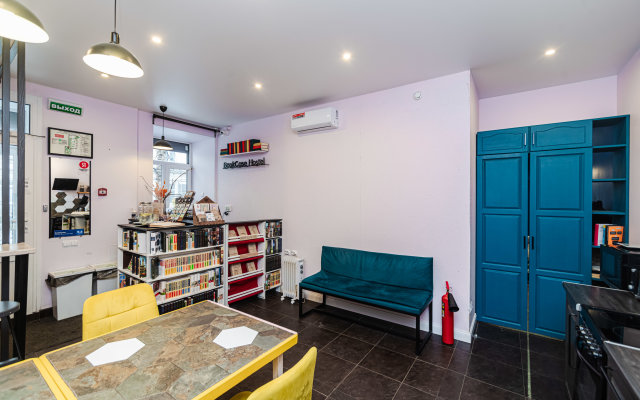 BookCase Hostel