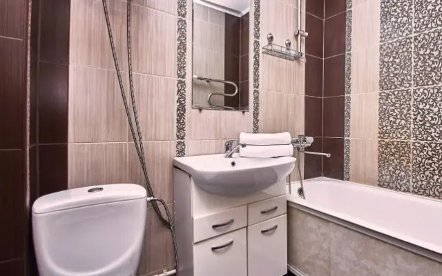 Апартаменты Двухкомнатные Ул. Учебная, 15 Лагерный сад клиника Савиных