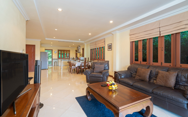 2BR Villa in Kathu l Pool Parking Villa