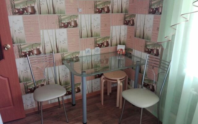 Kvartirnyij Vopros Na Artema 78 Apartments