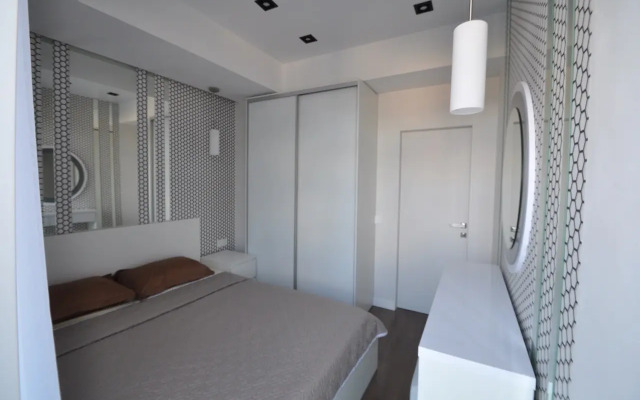 Na Ulitse Rudanskogo 8b Apartments