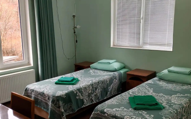 Yolka Hotel