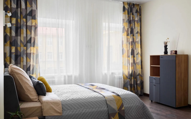 Dvukhkomnatnaya V Tsentre Sankt-Peterburga Dlya 8 Gostey Flat