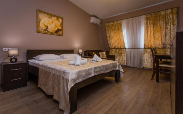 Tsvetnoj 5 Hotel