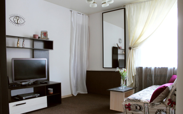 Uyutnaya Ryadom S Yablonevym Sadom Flat