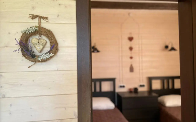 Khizhina U Ozera Guest house