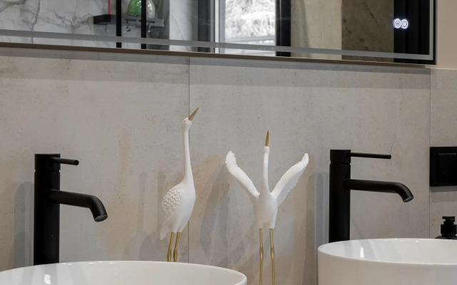 Granat s Basseynom i Mangalnoy Zonoy Villa