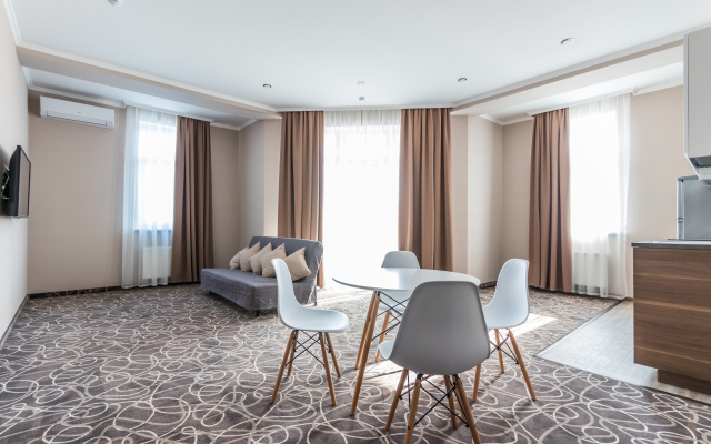 Roza Vetrov Hotel