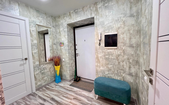 U Metro Chkalovskaya Yekaterinburg Chapaeva 72a Flat