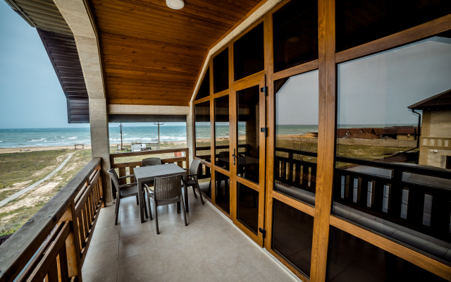 Golden Beach Hotel