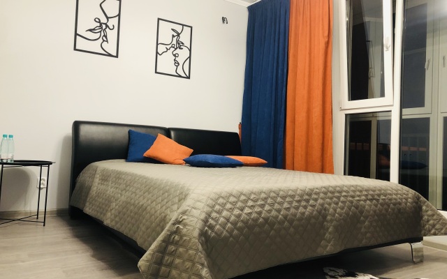 Studiya S Kaminom Na Leventsovke Flat