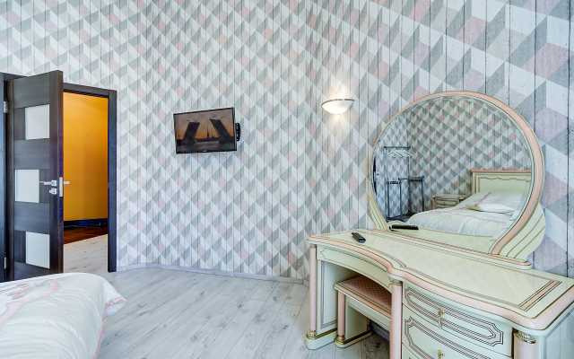 Sutki Peterburg Nevskij 81 apartment
