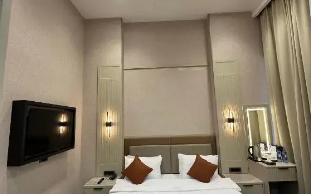 Nizami Central Park Hotel