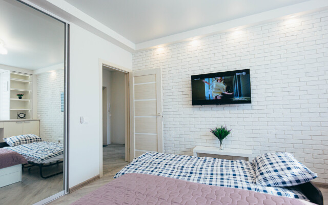 Апартаменты День и Ночь на Согласия