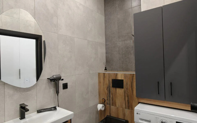 Pikasso Studiya U Morya Flat