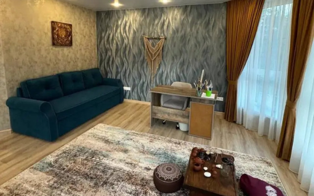 S Basseynom I Baney Private House