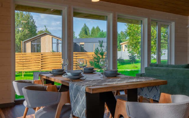 Friends & Family Guest House