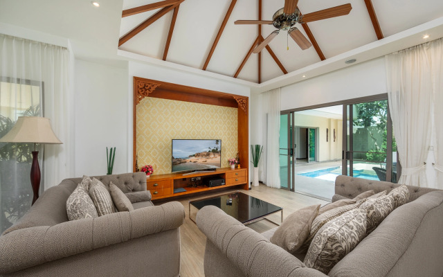 Вилла Nai Harn Pool Villa Bond