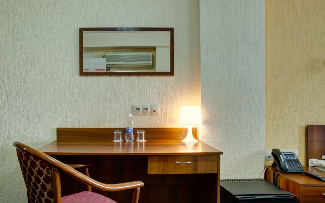 Azimut Kemerovo Hotel 