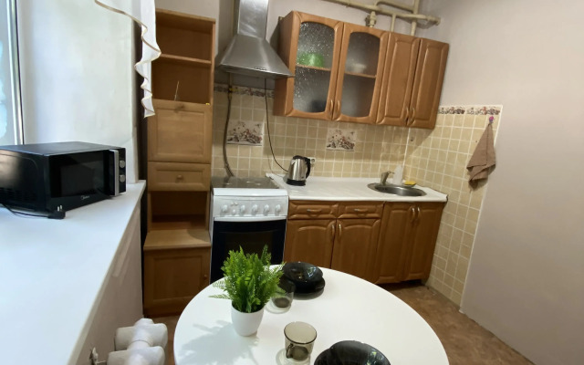 Prostornaya Odnokomnatnaya S Khoroshey Lokatsiey Flat
