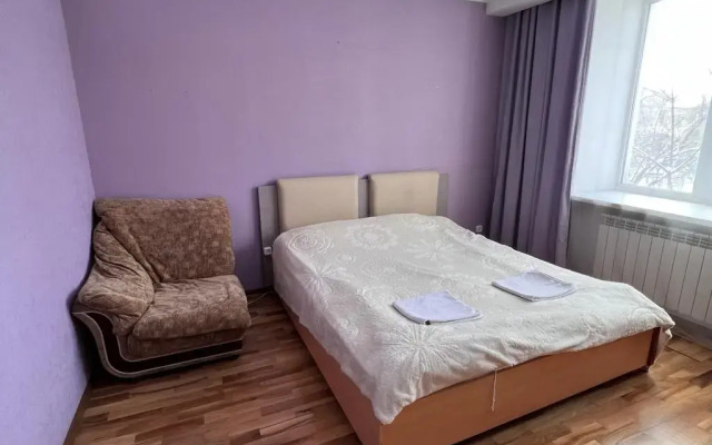 Shikarnaya Trekhkomnatnaya na Michurina Flat