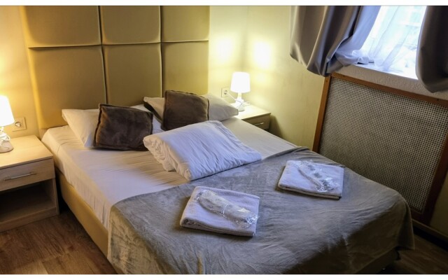 Orange-Center Hotel