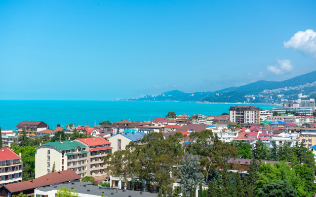 Studiya na 12m etazhe s potryasayushchim vidom na more i gorod Flat