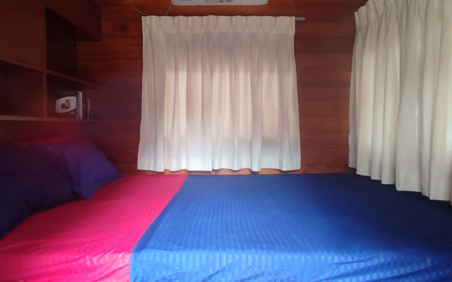 Tomorrowland Beach Villas & Fisherman's Wharf Restaurant Mini Hotel