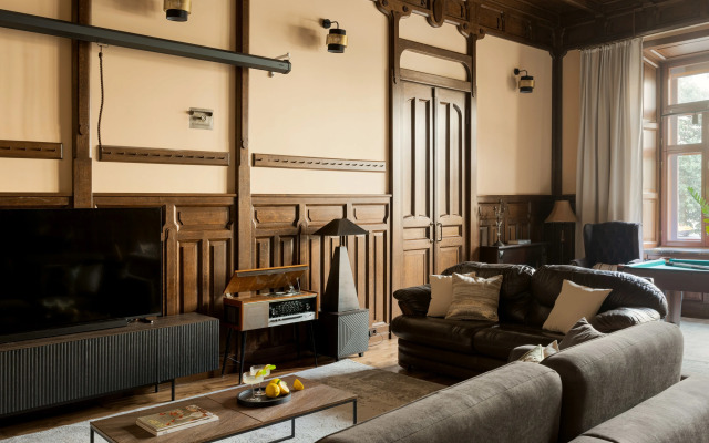 Nikitskiy Bulvar 7b Apartments