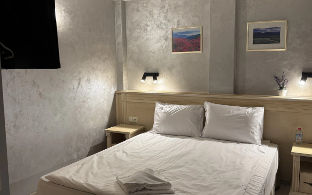 Отель Aris Sofia