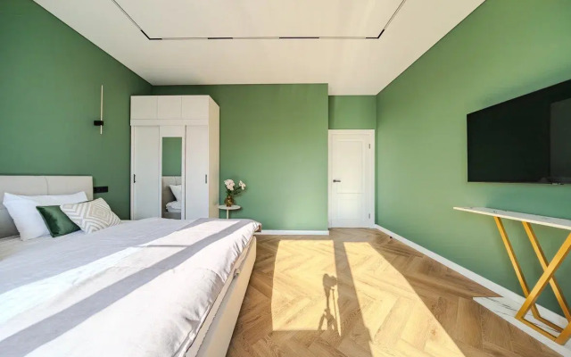 Dizaynerskaya Trekhkomnatnaya Kvartira Flat
