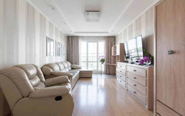 Апартаменты возле метро Автозаводская. 4 станции до центра. Парковка.