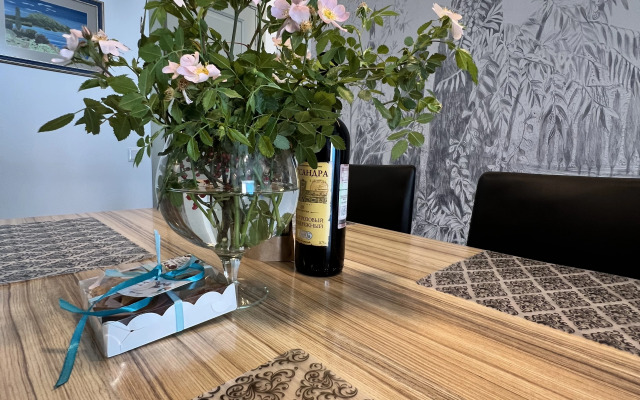 Апартаменты Легенда с зоной патио и отдельной спальней