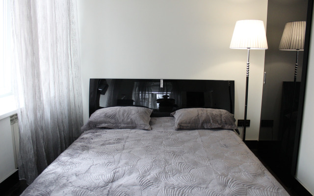Dizaynerskaya V Tsentre Yaroslavlya Flat