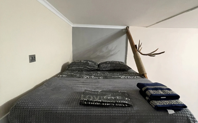 Квартира Двухкомнатная на площади Революции