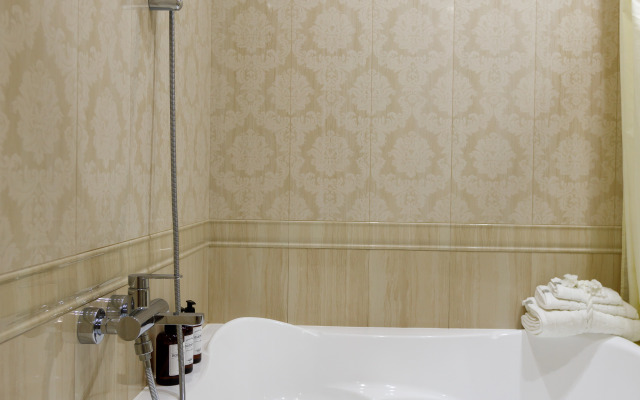 Апартаменты на Революционной 4