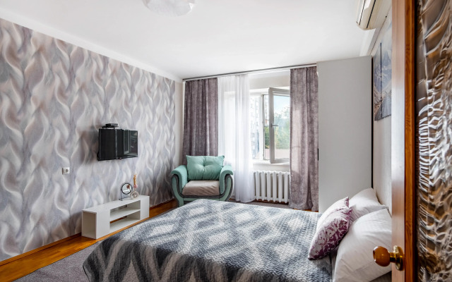 Sutkiru V Razvitom Zhilom Mikrorayone Flat