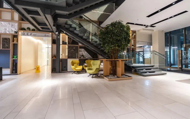S restoranami i laundzh-zonoy v kholle Apartments