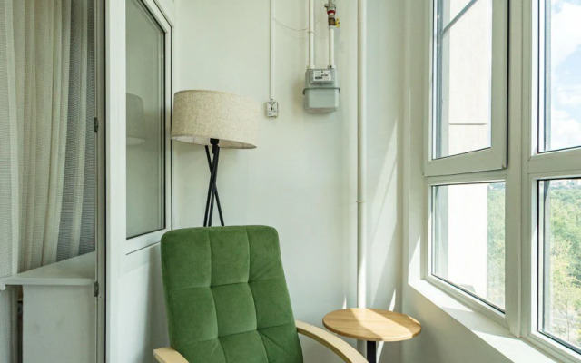 S Novym Sovremennym Remontom Flat
